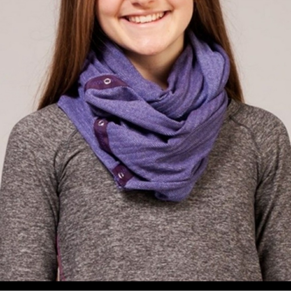 Ivivva Village Chill Scarf nwt